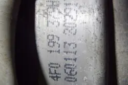 Moottorin tuki vasen AUDI A6 4F0199379H