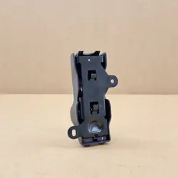 Vasen konepeltilukko OEM 318A6 32234828 Polestar 3