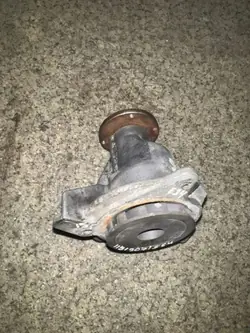 Pompe à eau auxiliaire BMW OE 11519071564 - Occasion