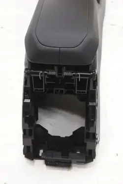 BMW 1 F40 keskikonsoli käsinoja OEM 5781649