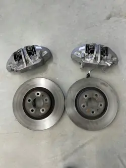 Audi Q5 80A Lift 2.0 TDI Vorderachse Bremssatz OEM
