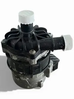 Bomba de agua VW Touareg III OEM 4M0965567B - Usada