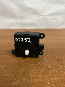 Motor de válvula Renault OE D2252 - Usado