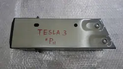 TESLA MODEL 3 2017-2023 Oikea yläpuristusalue 108814900F