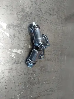 Carcasa de termostato BMW 3 E46 320i M52TU
