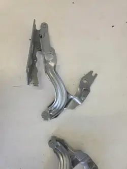 Dobradiças capô VW ID7 OEM 14A823305 - Esquerda e direita