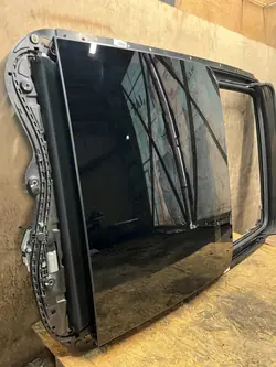 Teto Solar Porsche Macan OEM 95B877041H - Usado