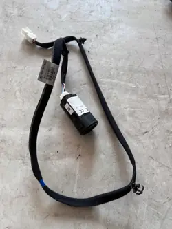 USB-latausportin pistorasia OEM 96125-H8000 Kia Stonic