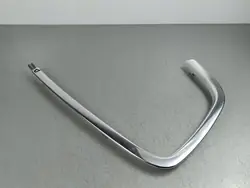 Maserati Levante 2018 Moldura de ventana lateral DXB70033373