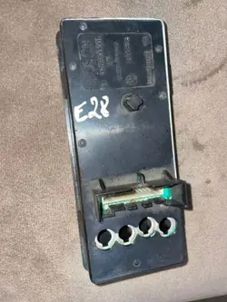 Écran navigation BMW 3 E30 OEM 1368956