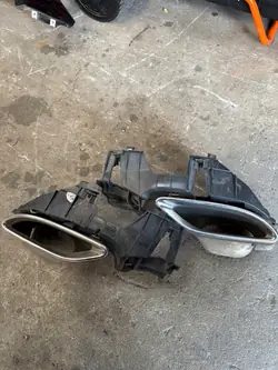 Mercedes-pakoputken kärjet OEM 117176 - Käytetty kunto