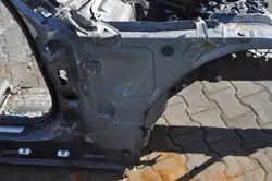 BMW OE 423047 Fram Höger Stänkskärm Begagnad