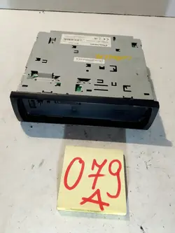 Pioneer MVH-160UI radio för Toyota Corolla OEM
