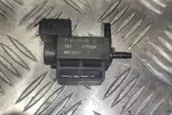Elektromagnetische klep VOLVO V50 2.4L Diesel 2008 OEM 8699233