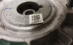 GX6318183CA Bakre vänster stötdämparfäste Velar