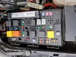 Caja de fusibles Opel Astra H OEM MM-0203-29 1.7 CDTI