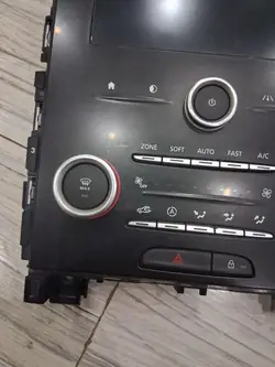 Renault Megane IV Display Bildschirm OEM 280901068R
