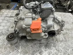 Achterste verkleiner TOYOTA 1AA226 2.5L hybride 144kW 2022