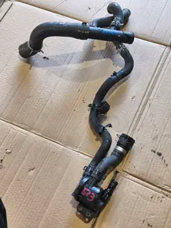 Volvo vesipumppu & letkut OEM 31686567 32224239
