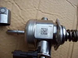 Pompe à carburant Alfa Romeo Giulia Stelvio 2.0T OEM 04893752AA