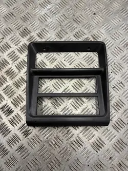 Mitsubishi Pajero II Radio Frame MB652134