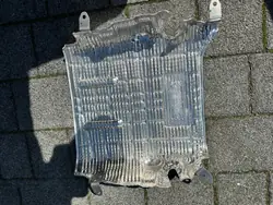 Porsche Macan moottorin lämpösuoja OEM 95b119607d