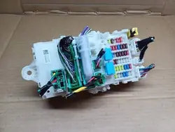 Boîte à fusibles OEM 7470-5635-0W pour Honda Jazz IV 1.3B