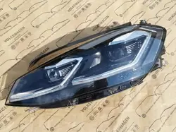 Farol dianteiro esquerdo VW Golf 7 Lift
