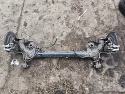 Poutre d'essieu arrière Toyota Yaris Cross OEM - Complète
