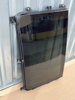 BMW OE 8941000010 Glazen schuifdak voor 5-serie