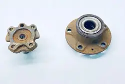 Mozzo posteriore sinistro VW 5Q0501117 1.6L diesel 2013