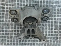 Volvo Moottorin Kiinnitys OE 31401308