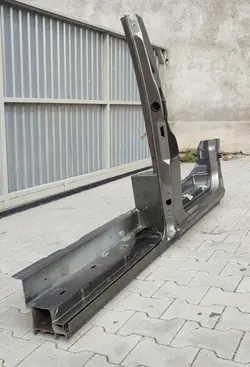 Mercedes Vito W447 Oikea ovenpilari B-pilari