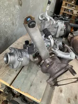 TURBO 2.0 TFSI AUDI A4 B9 A5 8W OEM 06L145654C