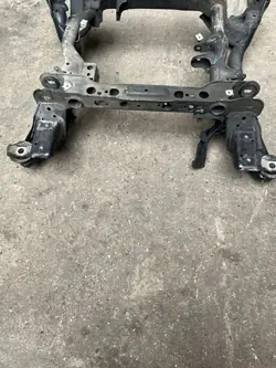 UTO56875 Vorderer Hilfsrahmen für Mercedes-Benz GL X166