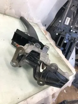 Mécanisme de frein à main OEM 9813931977 Citroën Berlingo