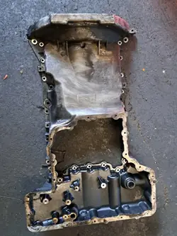 Cárter de aceite Mercedes-Benz OEM A6420140102 - Usado