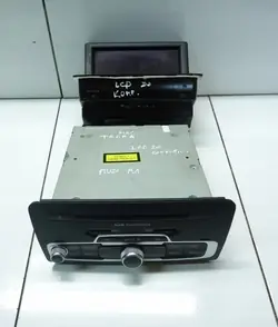 Rádio CD AUDI A1 OEM 8X0035678D com ecrã LCD