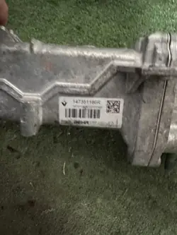 Refrigerador EGR usado OEM 147351186R para NV400