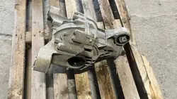 2014 Porsche Cayenne (92A) Diferencial traseiro 30111128039