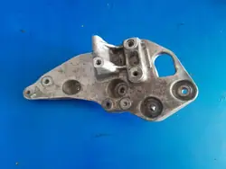 Soporte de alternador Maserati usado OEM 286933