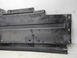 OEM 8K0825207B 3/26 Vänster Underredessköld Audi