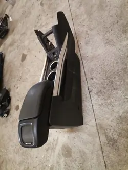 Opel Zafira C keskikäytävän käsinoja OEM jhgfds