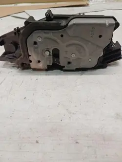 Serrure Portière Droite Maserati MC20 OEM 670158113