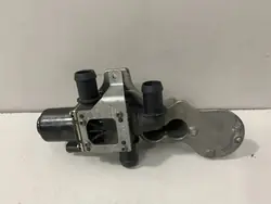 Pompe à eau BMW 5 F10 OEM 8572513 2.0L Diesel