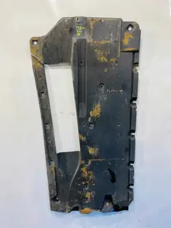 Onderbodenschild rechts voor Peugeot 508 OEM #217
