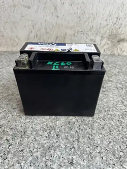 Batería Auxiliar Volvo OE 31358957 10Ah Usada