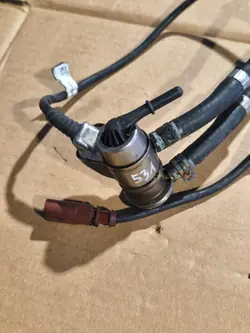 Injecteur AdBlue VW AUDI SKODA 2.0 TDI OEM 04L131113S
