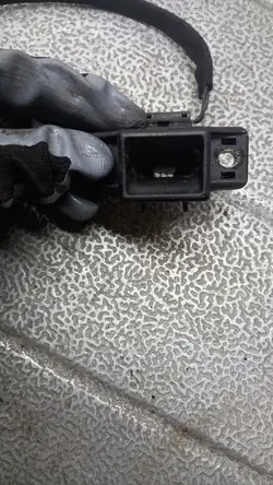 Fechadura do porta-malas Renault Clio II 7700308997