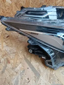 Faros izquierdo derecho Toyota Corolla E21 2019-2025 OEM MKNIJ